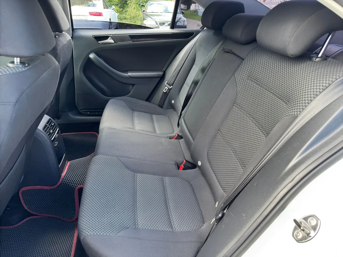 Volkswagen Jetta 1.4 TSI DSG (122 л.с.)