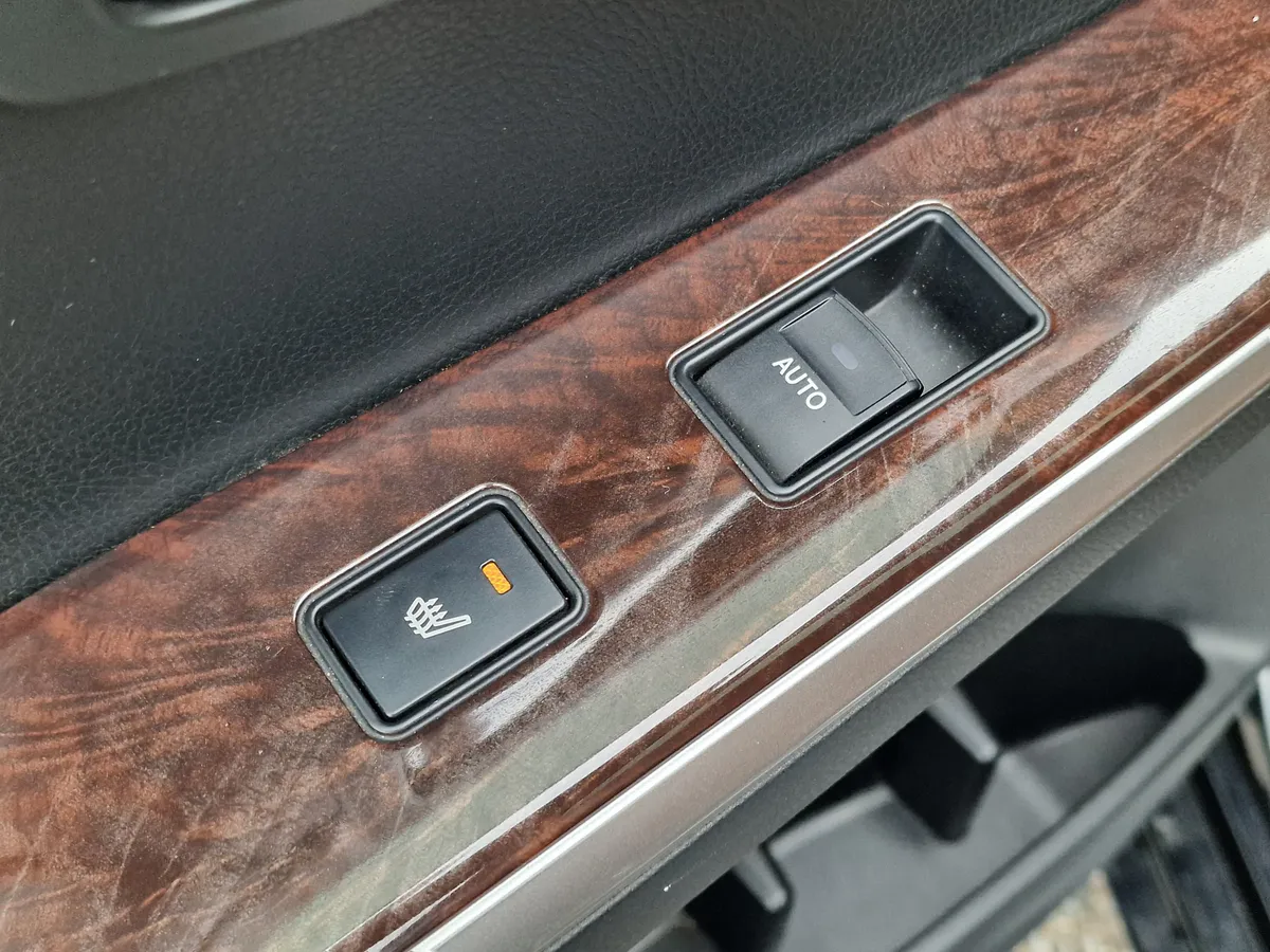 Toyota Camry 2.5 AT (181 л.с.)