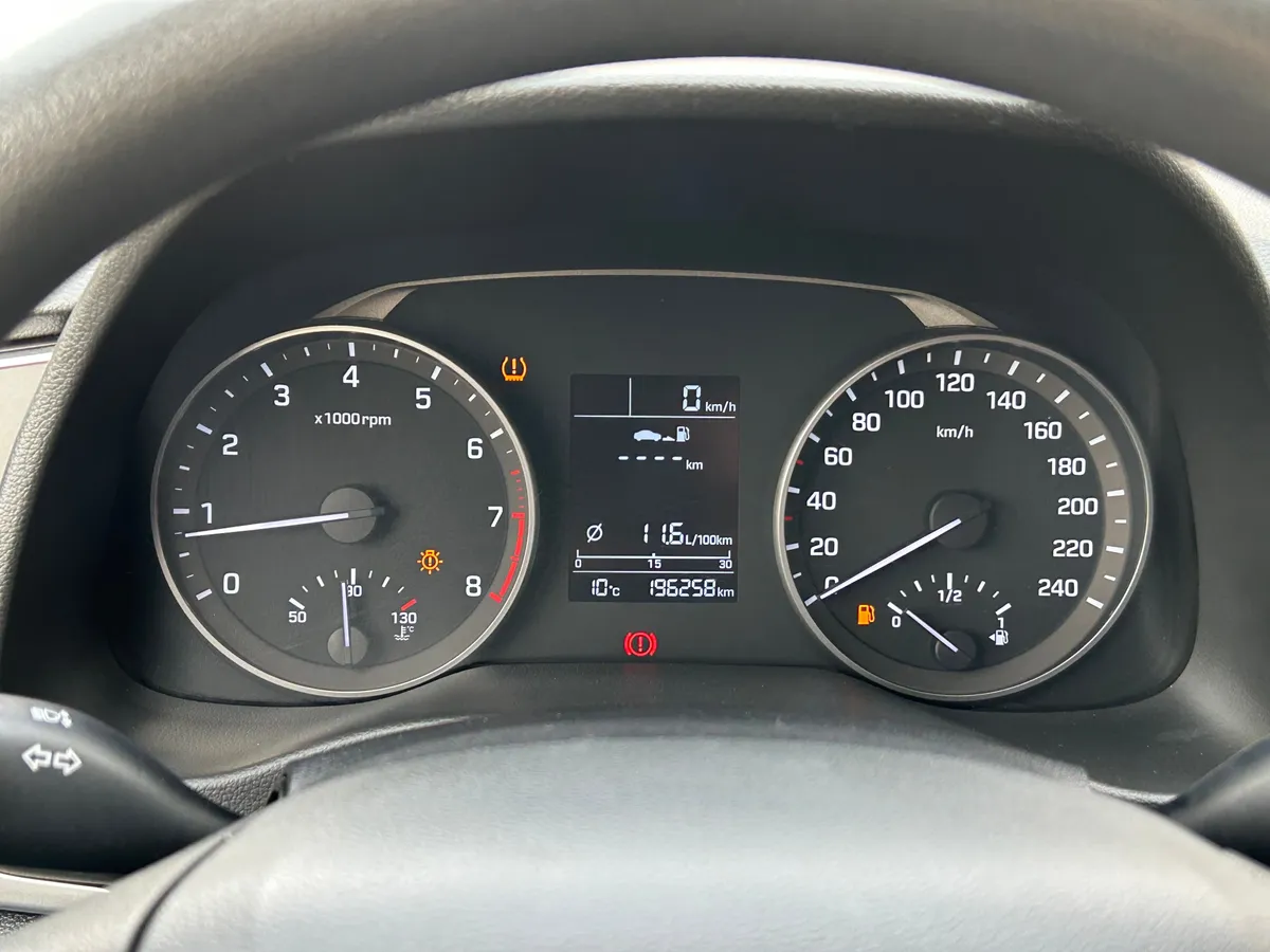 Hyundai Elantra 1.6 AT (128 л.с.)