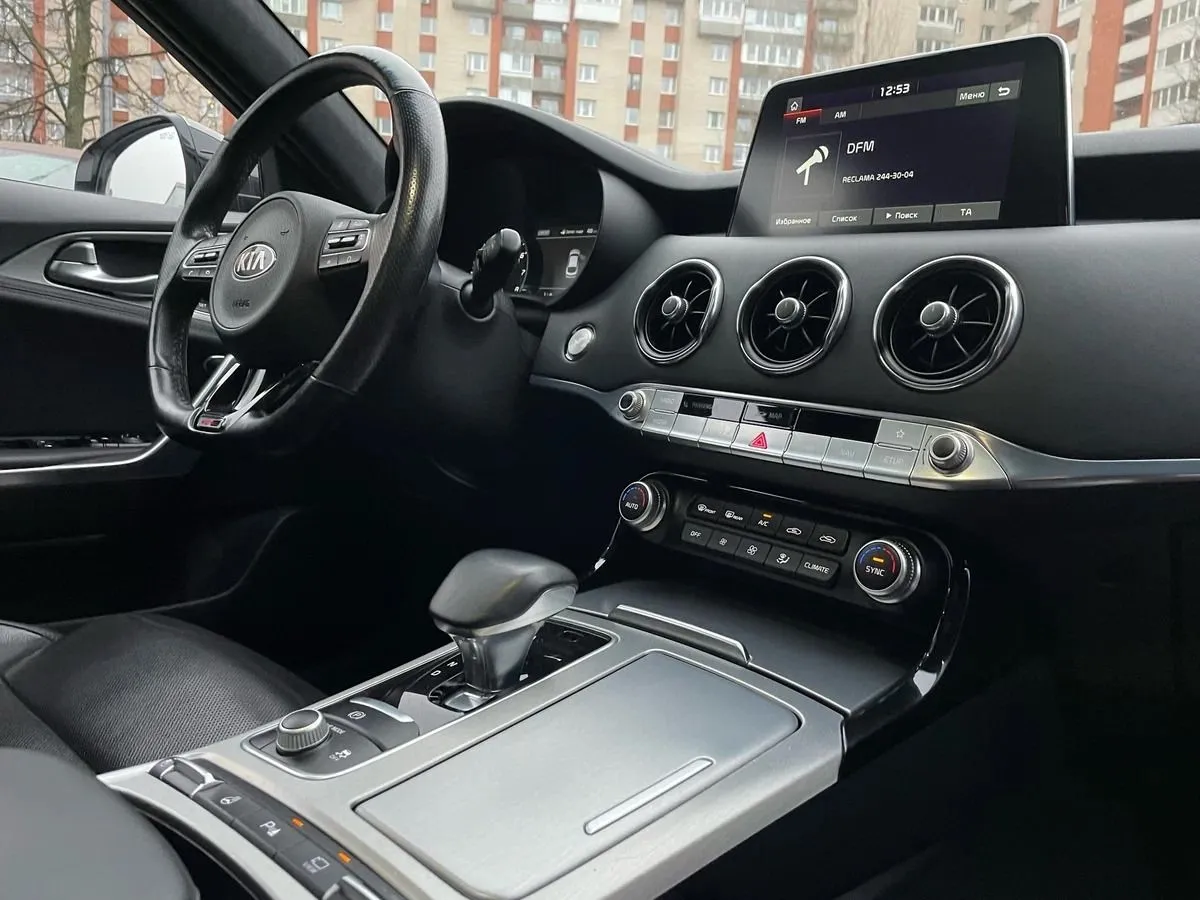 Kia Stinger 2.0 AT AWD (247 л.с.)