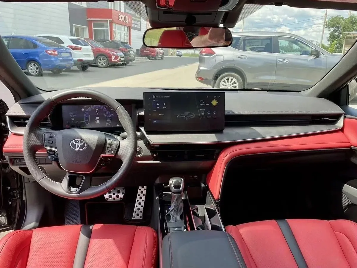 Toyota Camry 2.5 AT (204 л.с.)