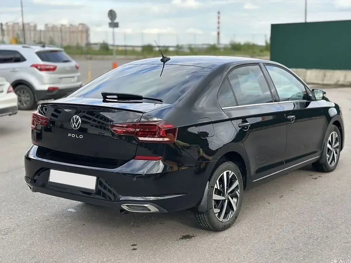 Volkswagen Polo 1.6 AT (110 л.с.)