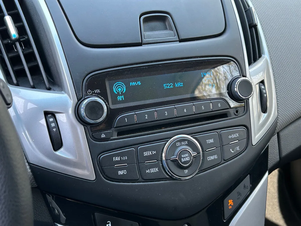 Chevrolet Cruze 1.8 MT (141 л.с.)