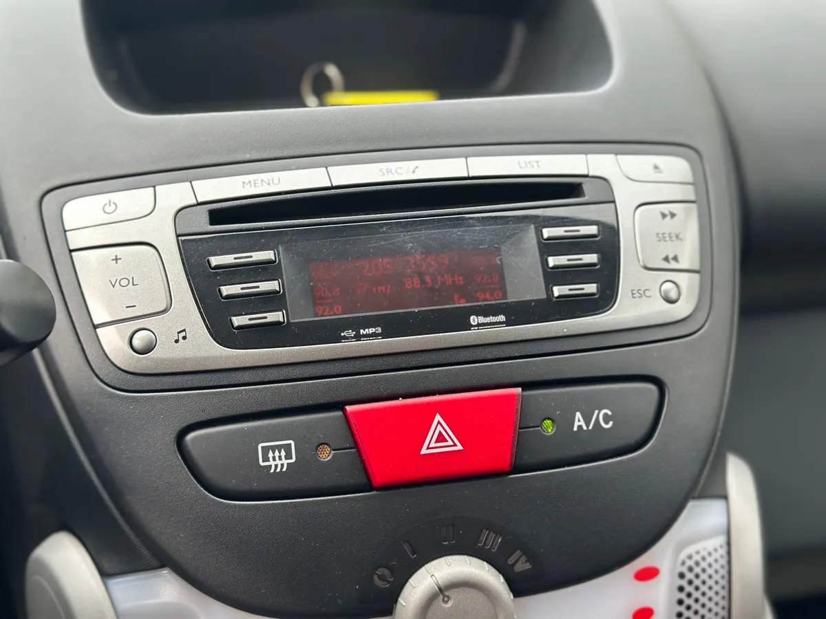 Peugeot 107 1.0 2-tronic (68 л.с.)