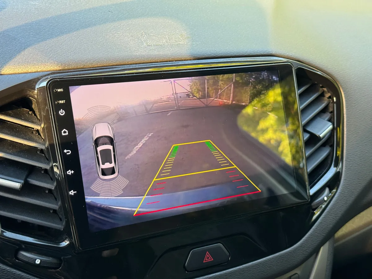 ВАЗ (Lada) Vesta 1.6 MT (106 л.с.)