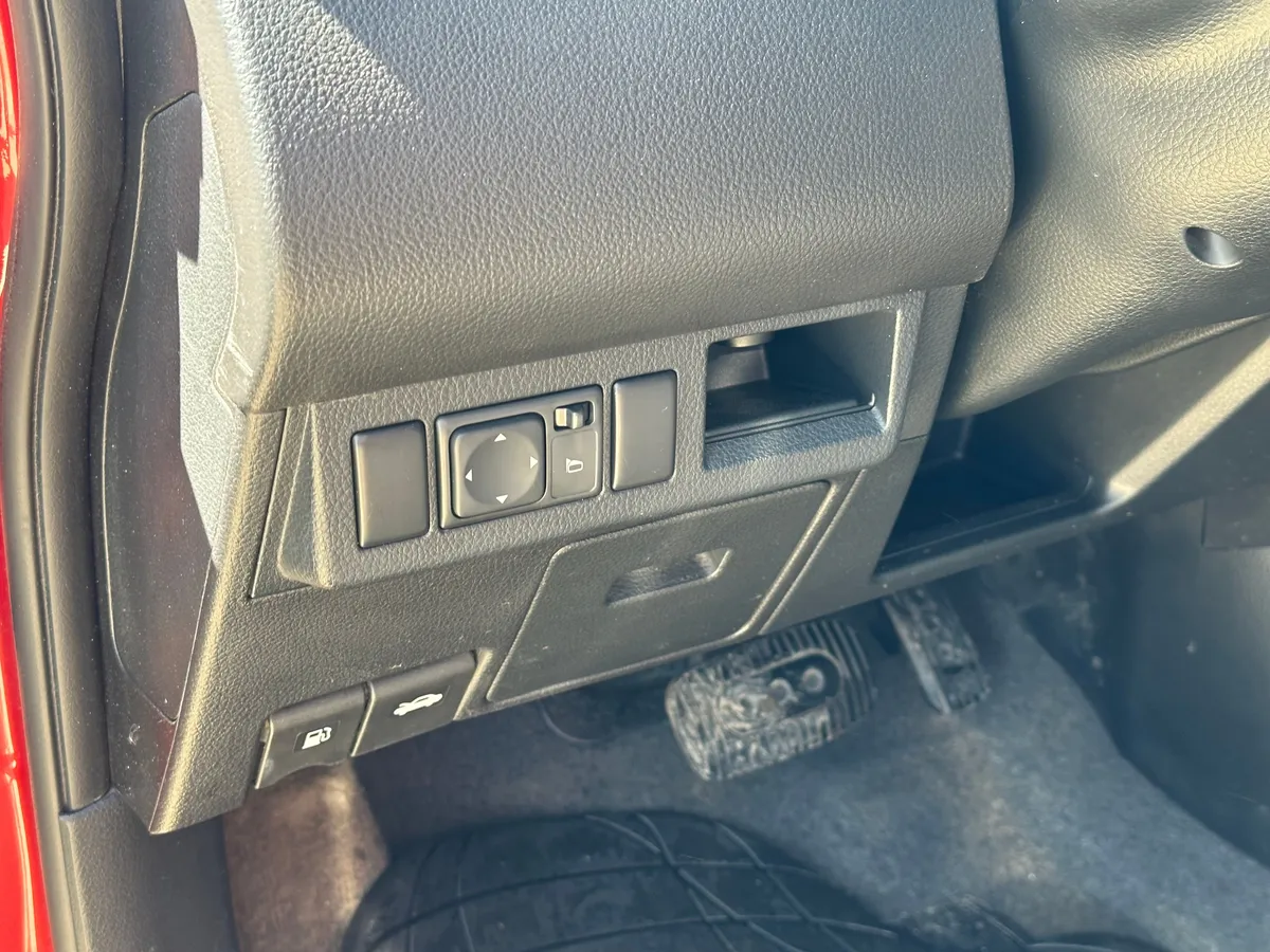 Nissan Tiida 1.6 AT (110 л.с.)