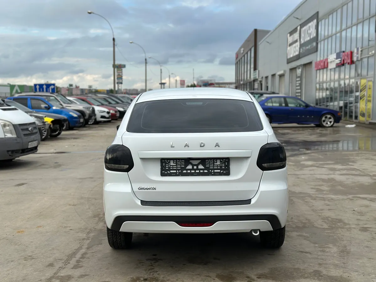 ВАЗ (Lada) Granta 1.6 MT (87 л.с.)