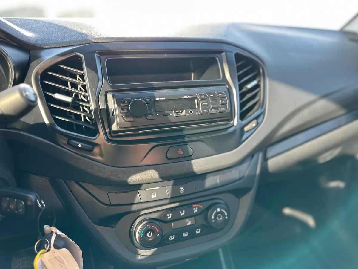 ВАЗ (Lada) Vesta 1.6 MT (106 л.с.)