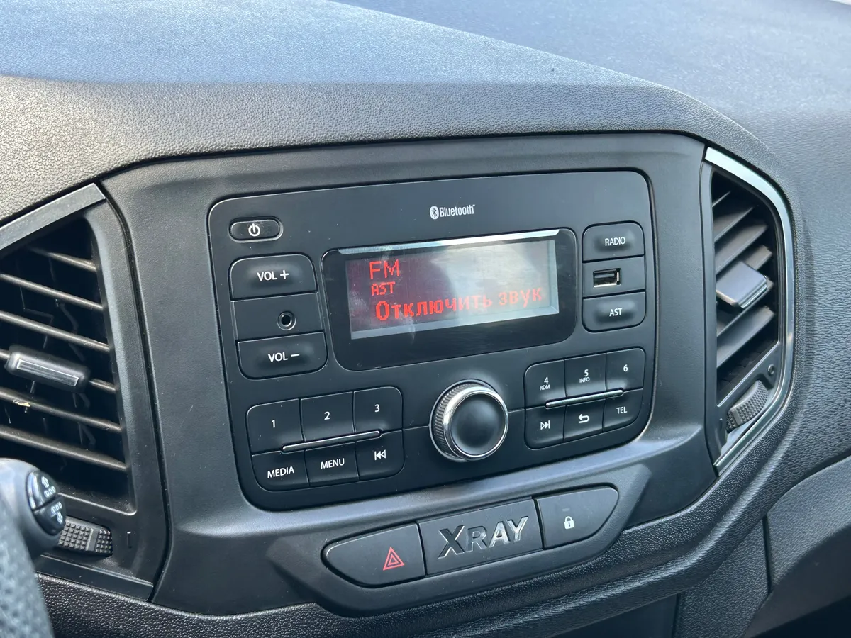 ВАЗ (Lada) XRAY 1.6 MT (106 л.с.)