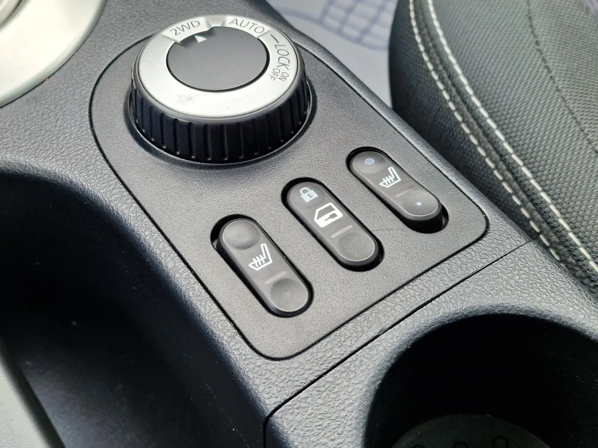 Nissan Qashqai 2.0 CVT AWD (141 л.с.)