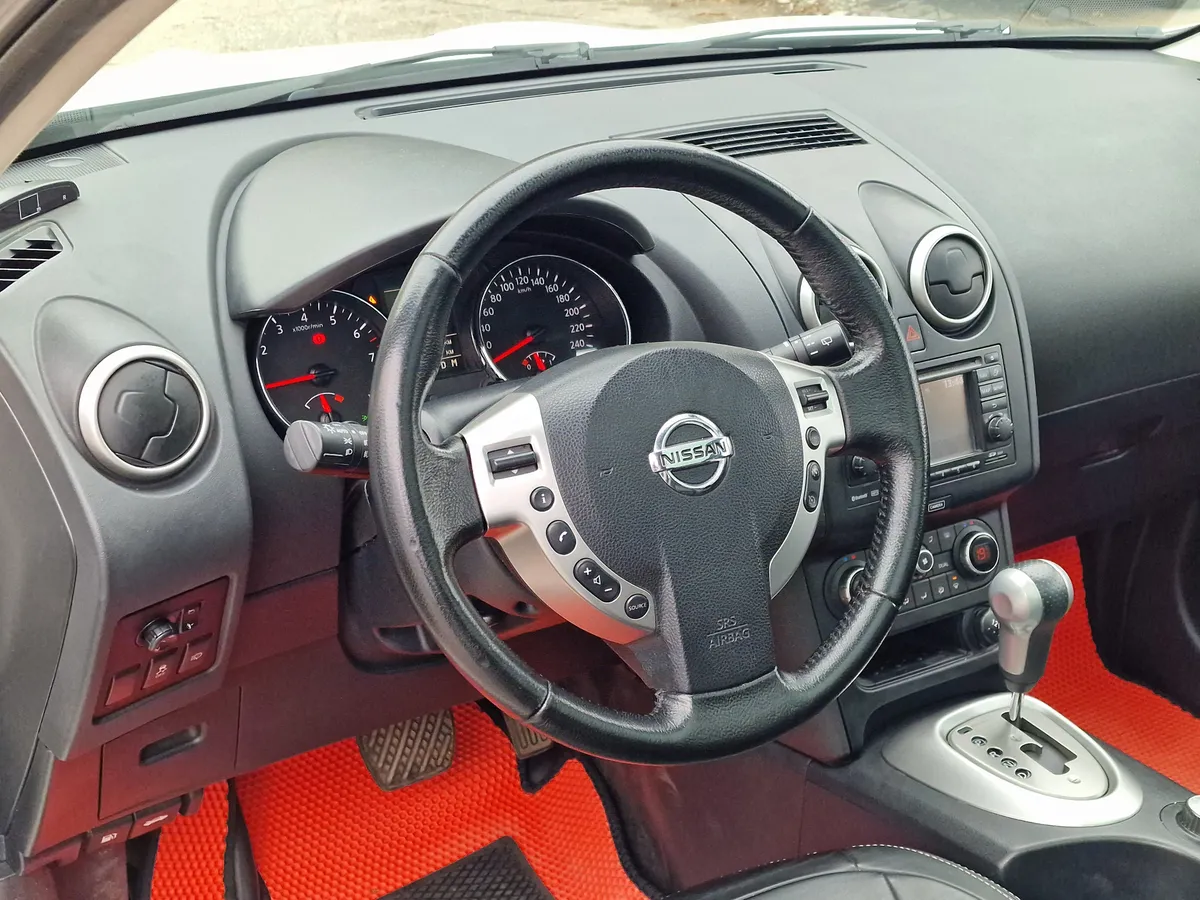 Nissan Qashqai 2.0 CVT AWD (141 л.с.)