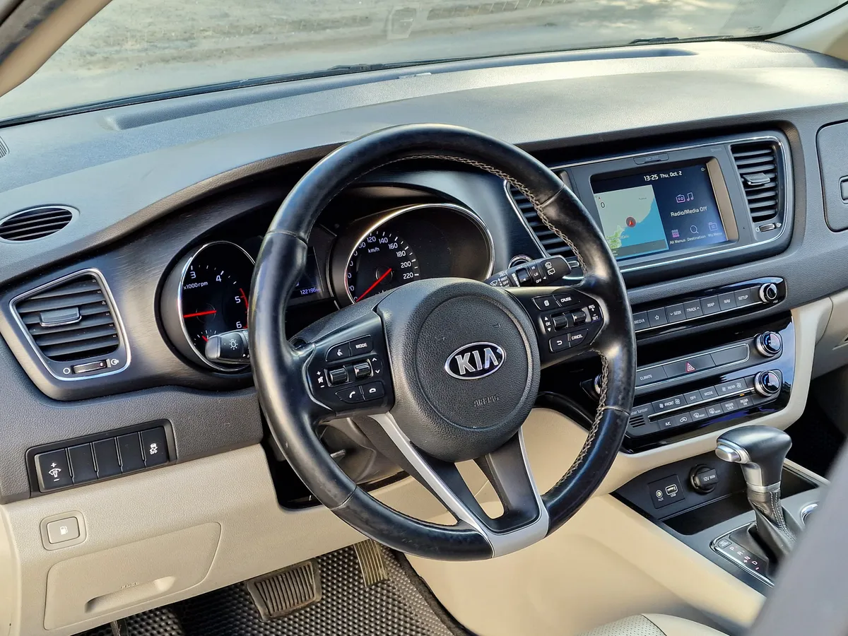 Kia Carnival 2.2 AT (202 л.с.)
