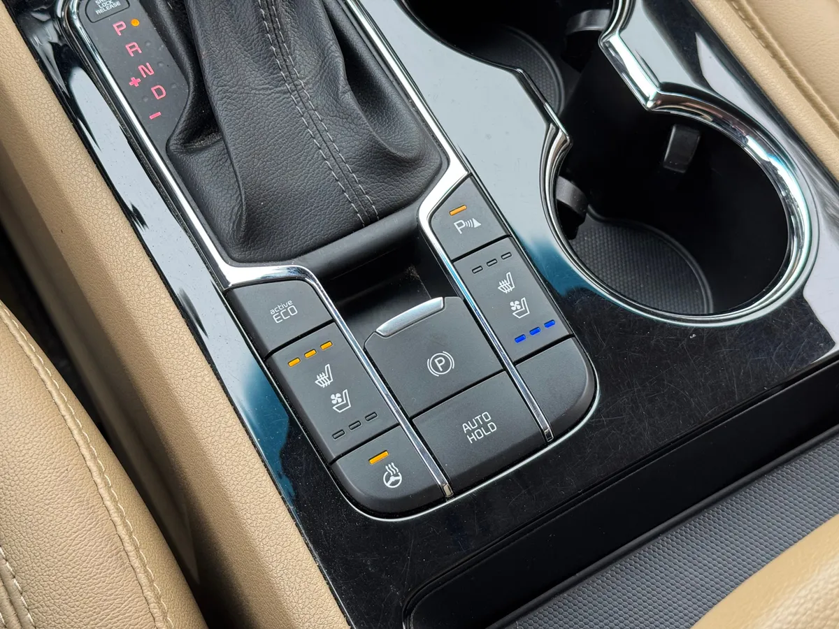 Kia Carnival 2.2 CRDi AT (200 л.с.)