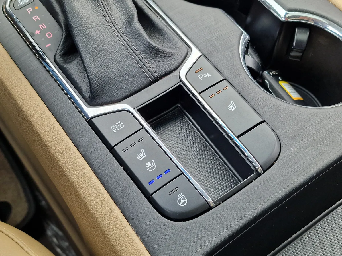 Kia Carnival 2.2 CRDi AT (200 л.с.)