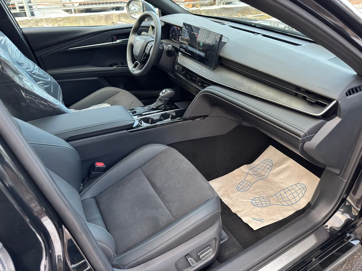 Toyota Camry 2.0 CVT (173 л.с.)