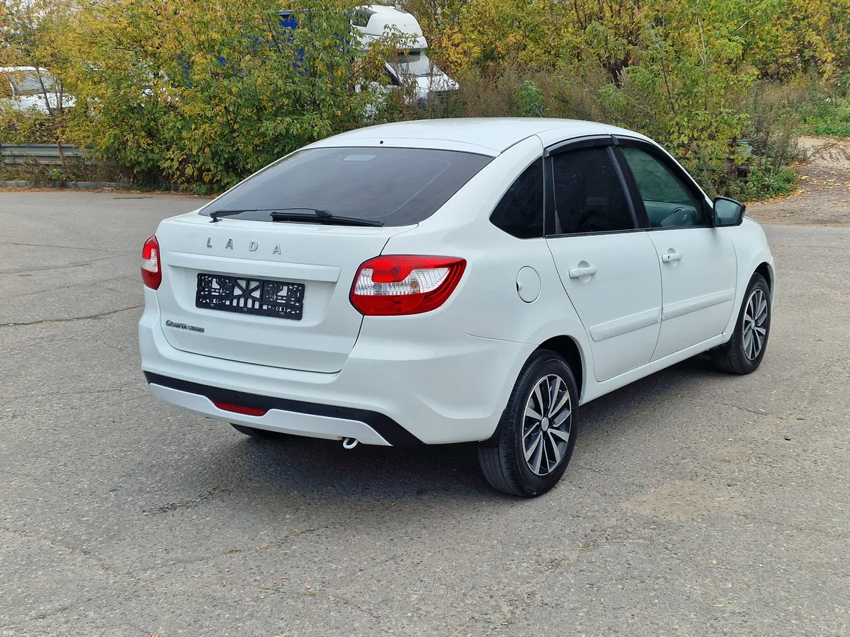 ВАЗ (Lada) Granta 1.6 MT (87 л.с.)