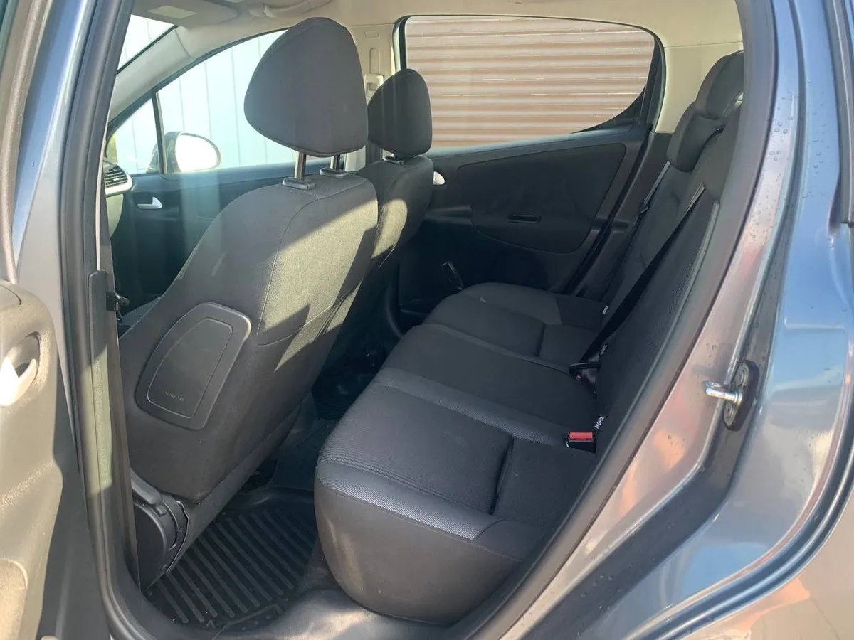 Peugeot 207 1.4 MT (90 л.с.)