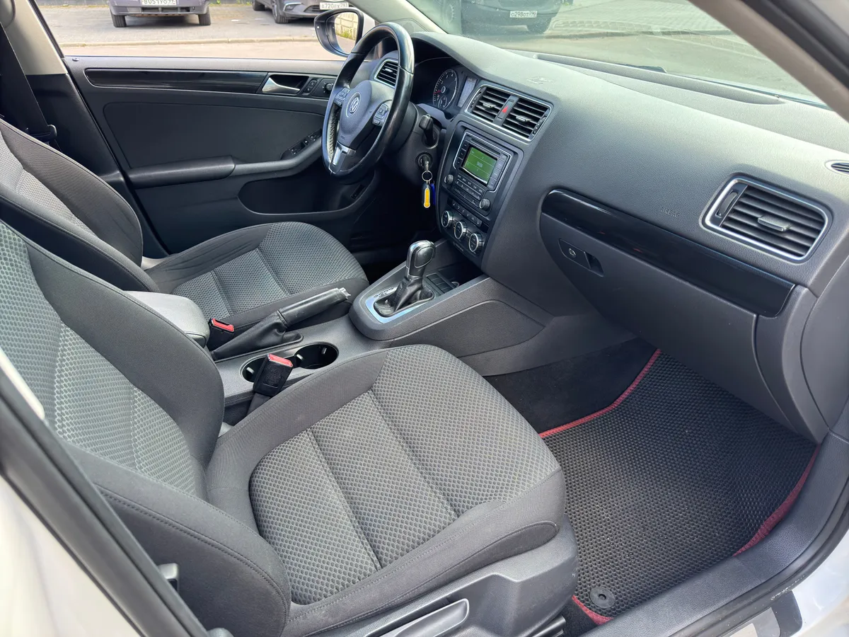 Volkswagen Jetta 1.4 TSI DSG (122 л.с.)