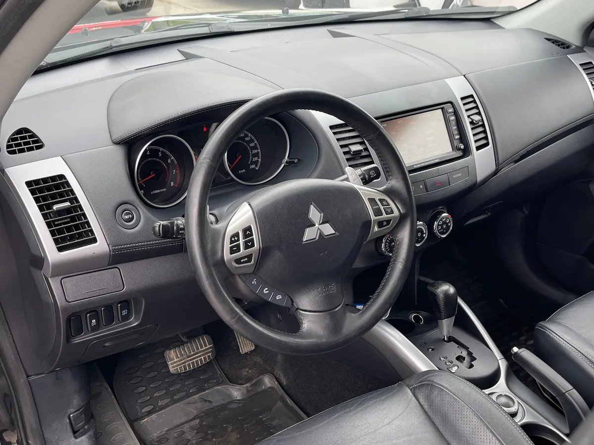 Mitsubishi Outlander 2.4 CVT (170 л.с.)