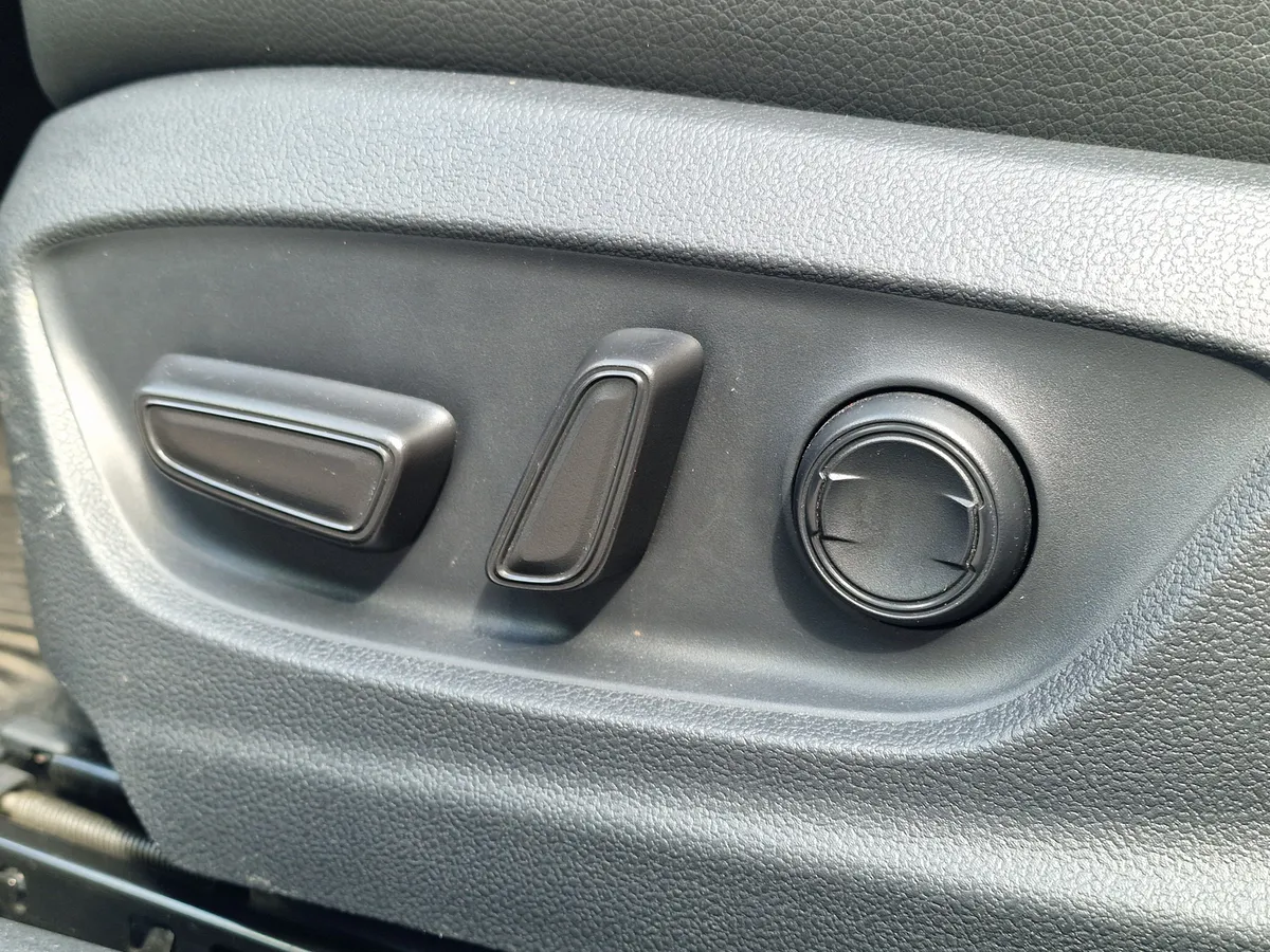 Toyota Camry 3.5 AT (249 л.с.)