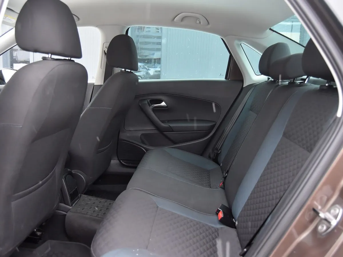 Volkswagen Polo 1.6 MPI AT (110 л.с.)