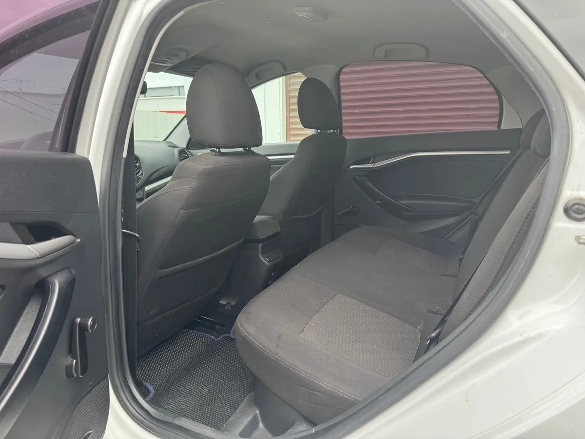 ВАЗ (Lada) Vesta 1.6 MT (106 л.с.)