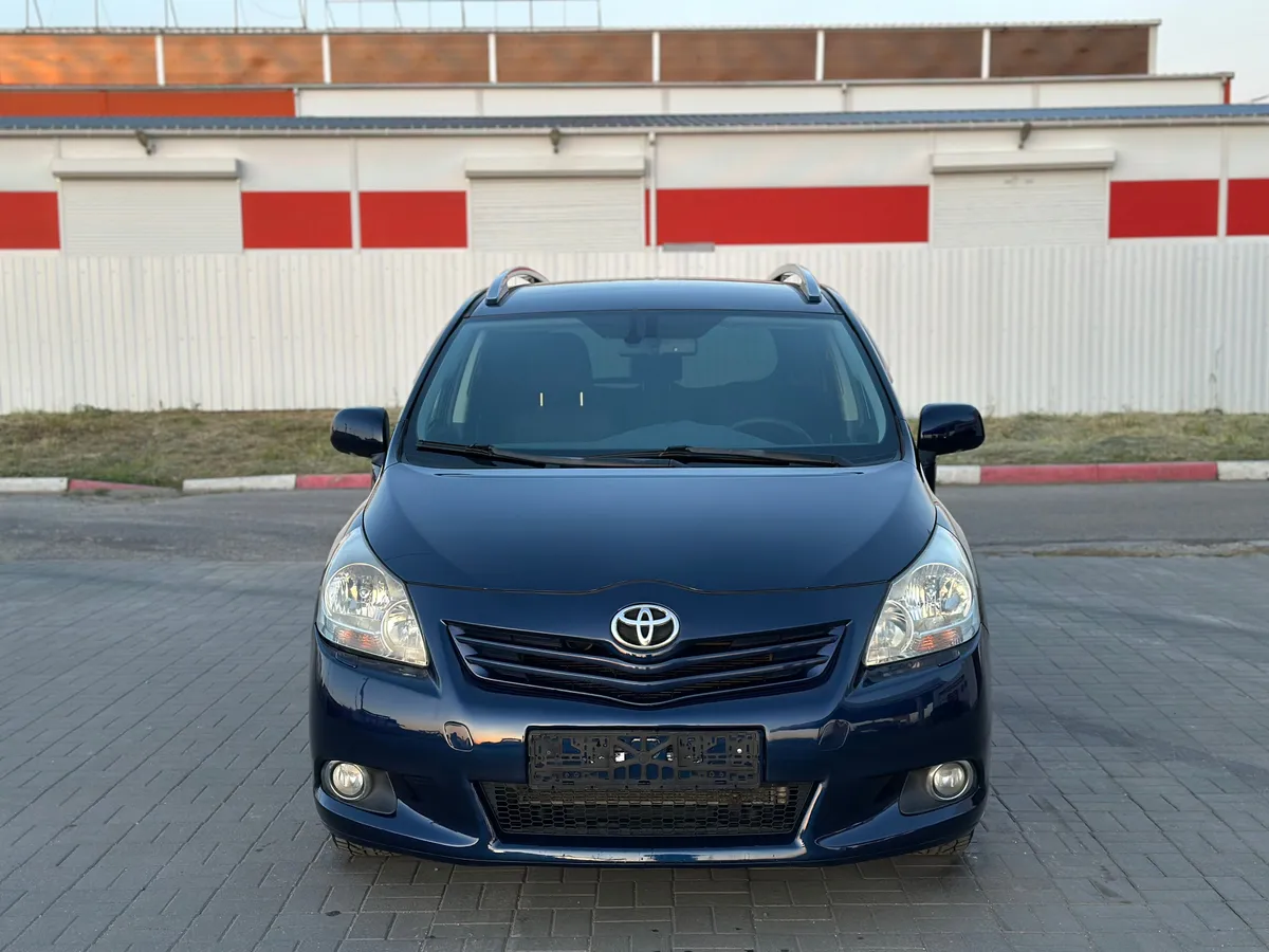 Toyota Verso 1.8 CVT (150 л.с.)