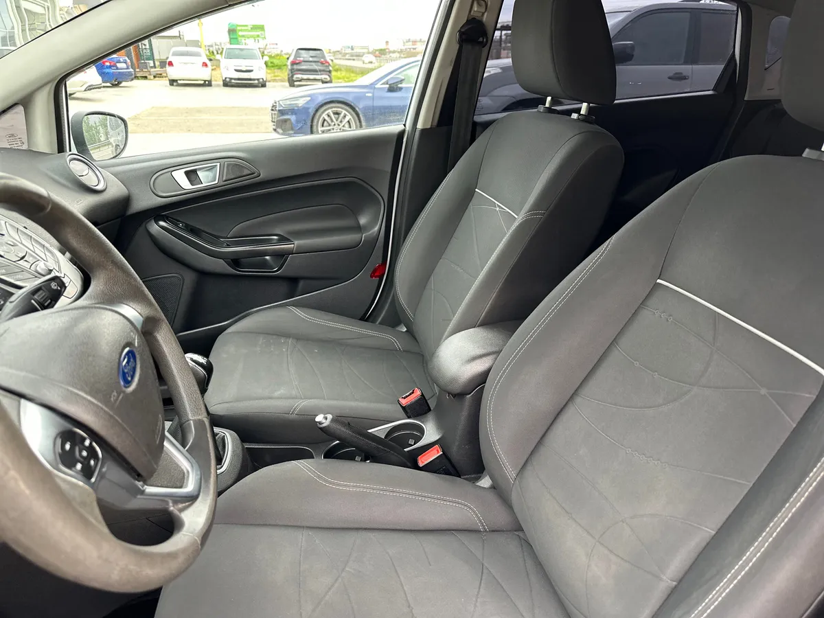 Ford Fiesta 1.6 Ti-VCT MT (105 л.с.)