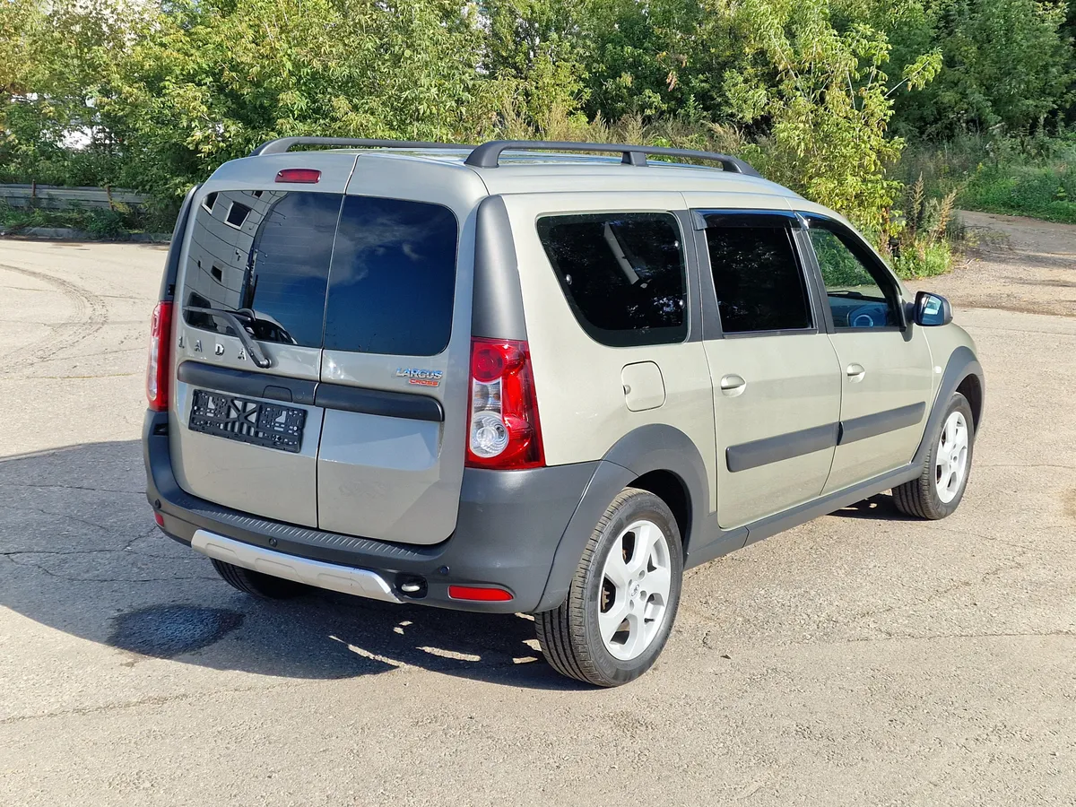 ВАЗ (Lada) Largus 1.6 MT 16 кл (7 мест) (106 л.с.)