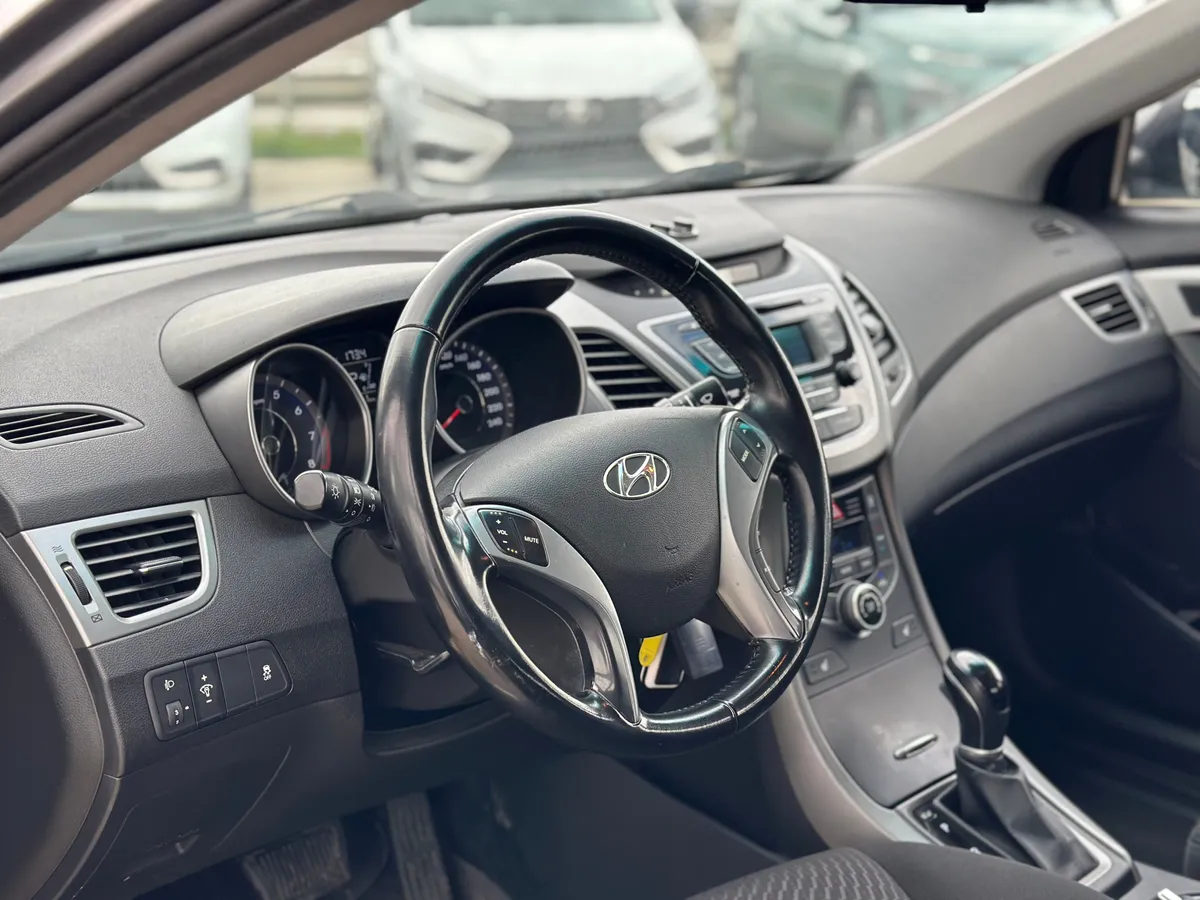 Hyundai Elantra 1.6 AT (132 л.с.)