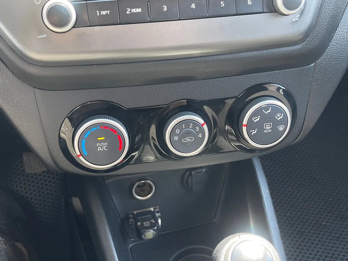 Kia Rio 1.4 AT (107 л.с.), 2015 — фото 9