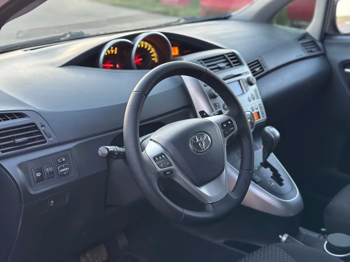 Toyota Verso 1.8 CVT (150 л.с.)