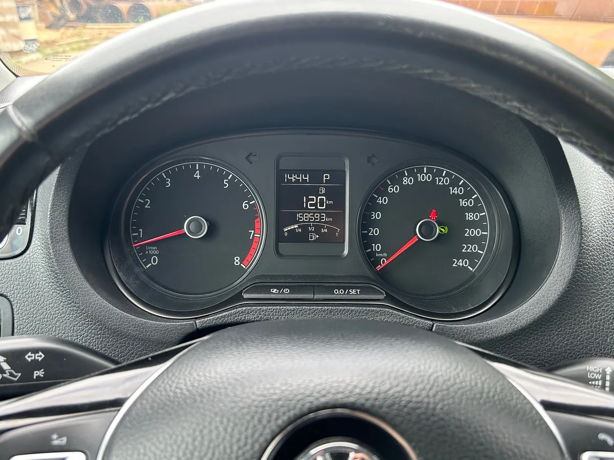 Volkswagen Polo 1.6 MPI AT (110 л.с.)