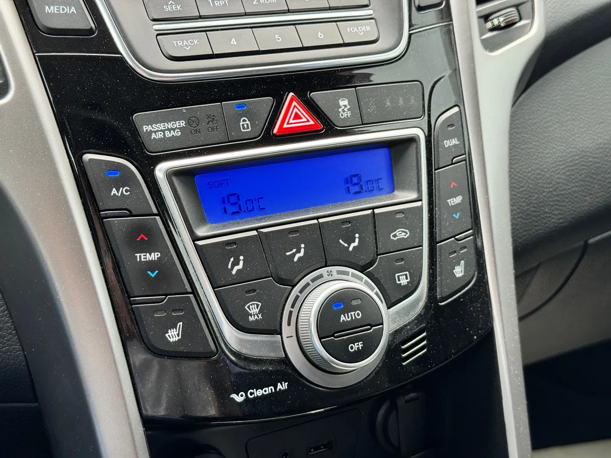 Hyundai i30 1.6 AT (130 л.с.)