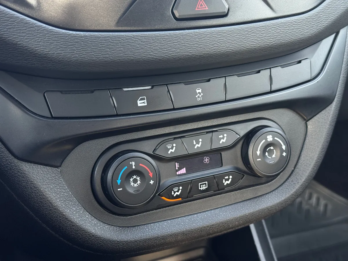 ВАЗ (Lada) Vesta 1.6 MT (106 л.с.)