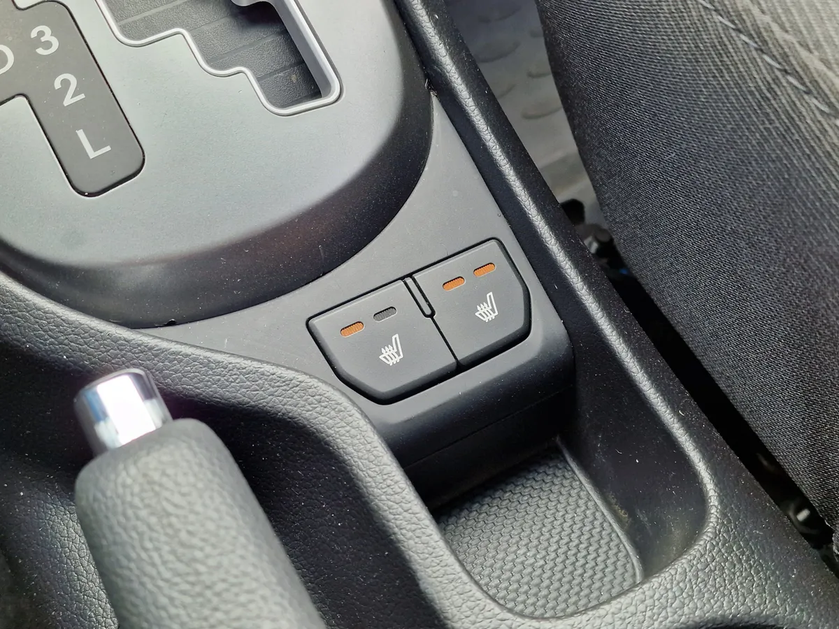 Kia Rio 1.4 AT (107 л.с.)