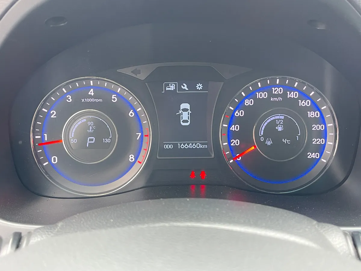 Hyundai i40 2.0 AT (150 л.с.)