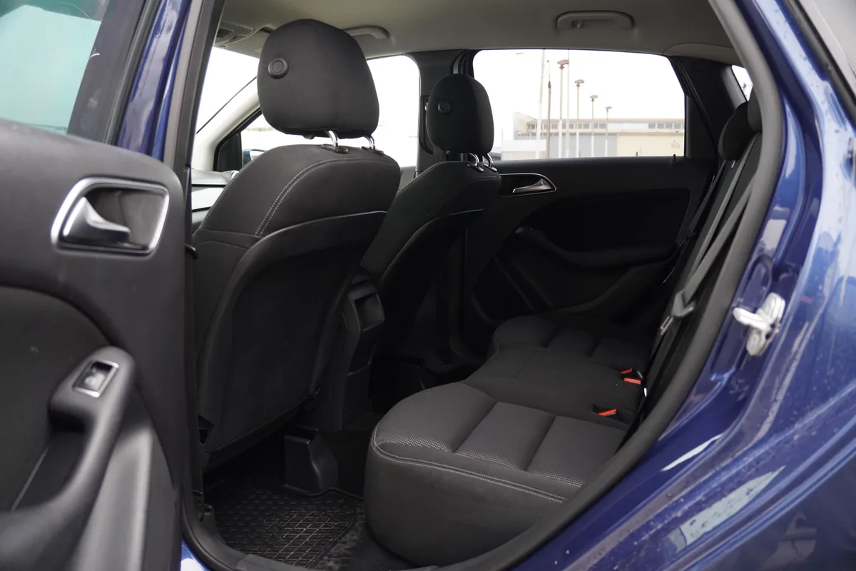 Mercedes-Benz B-Класс B 200 BlueEfficiency 7G-DCT (156 л.с.)