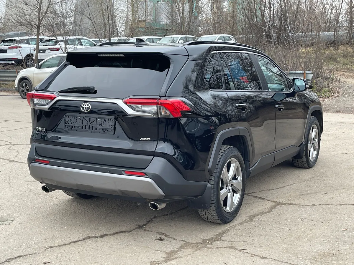 Toyota RAV4 2.0 CVT 4WD (149 л.с.)