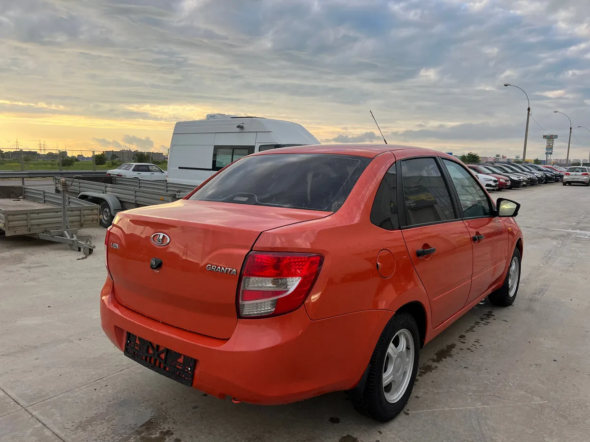 ВАЗ (Lada) Granta 1.6 MT 8кл (87 л.с.)