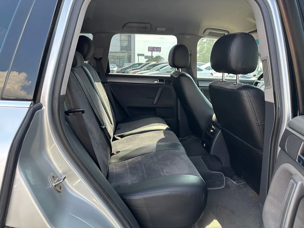 Volkswagen Touareg 3.0 TDI AT (240 л.с.)