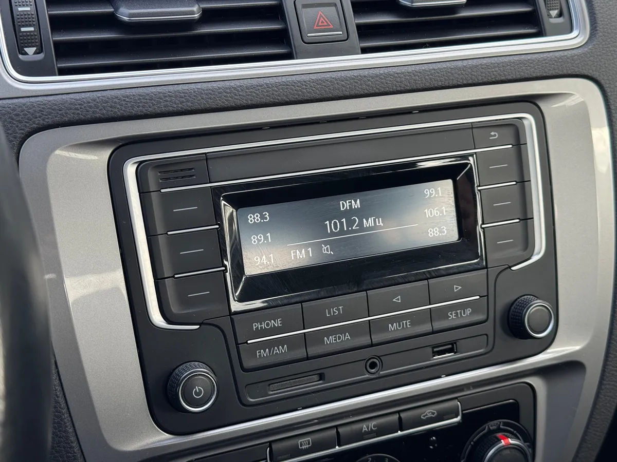 Volkswagen Jetta 1.6 MPI AT (110 л.с.)