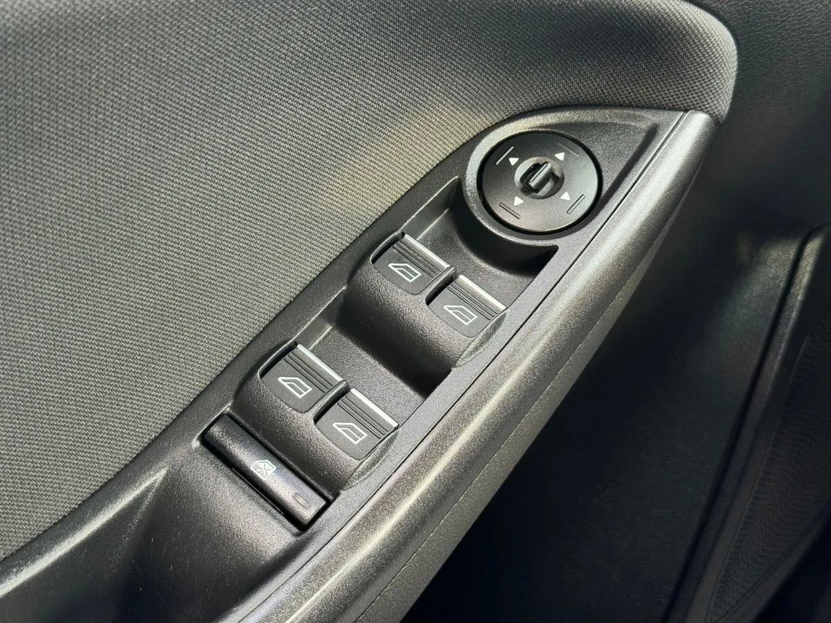 Ford Focus 1.6 Ti-VCT PowerShift (125 л.с.)