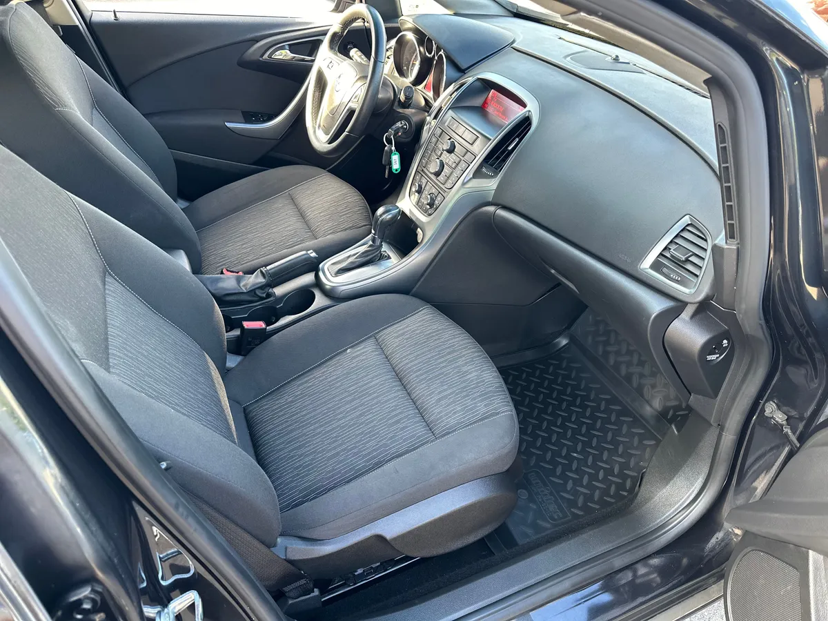 Opel Astra 1.6 Turbo AT (170 л.с.)