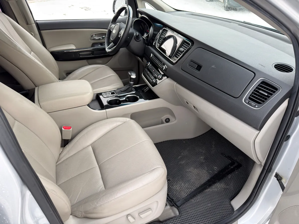 Kia Carnival 2.2 AT (202 л.с.)