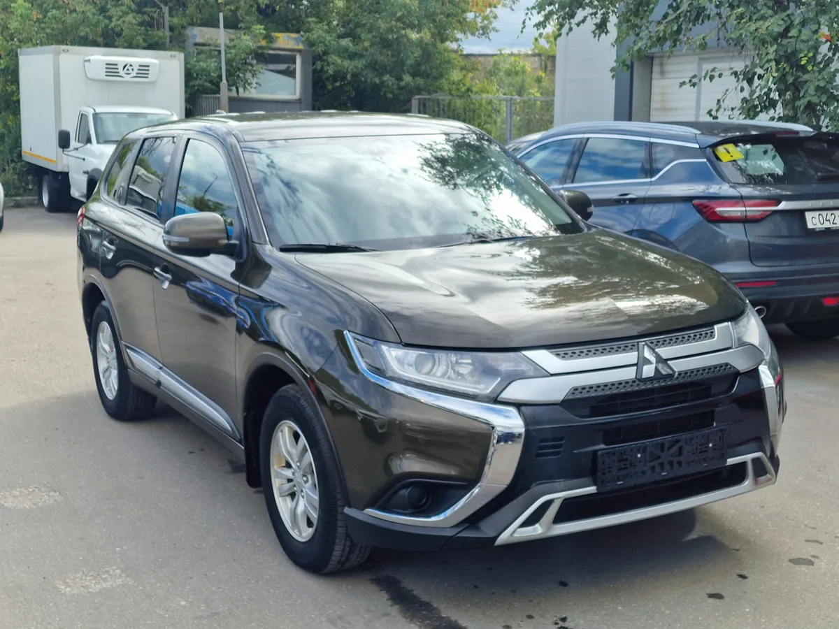 картинка Mitsubishi Outlander 2.0 CVT 4WD (146 л.с.) от galaxy-auto