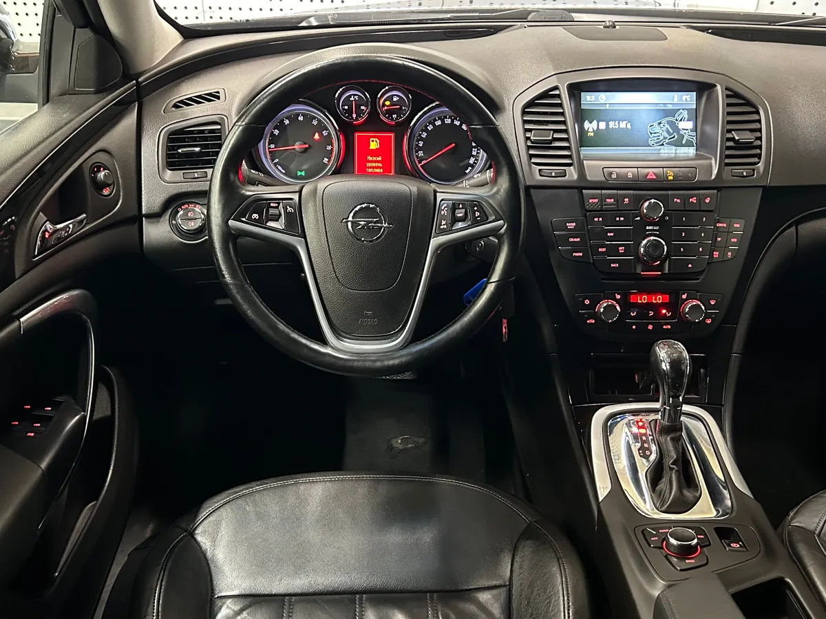 Opel Insignia 2.0 SIDI Turbo Ecotec AT 4x4 (250 л.с.)