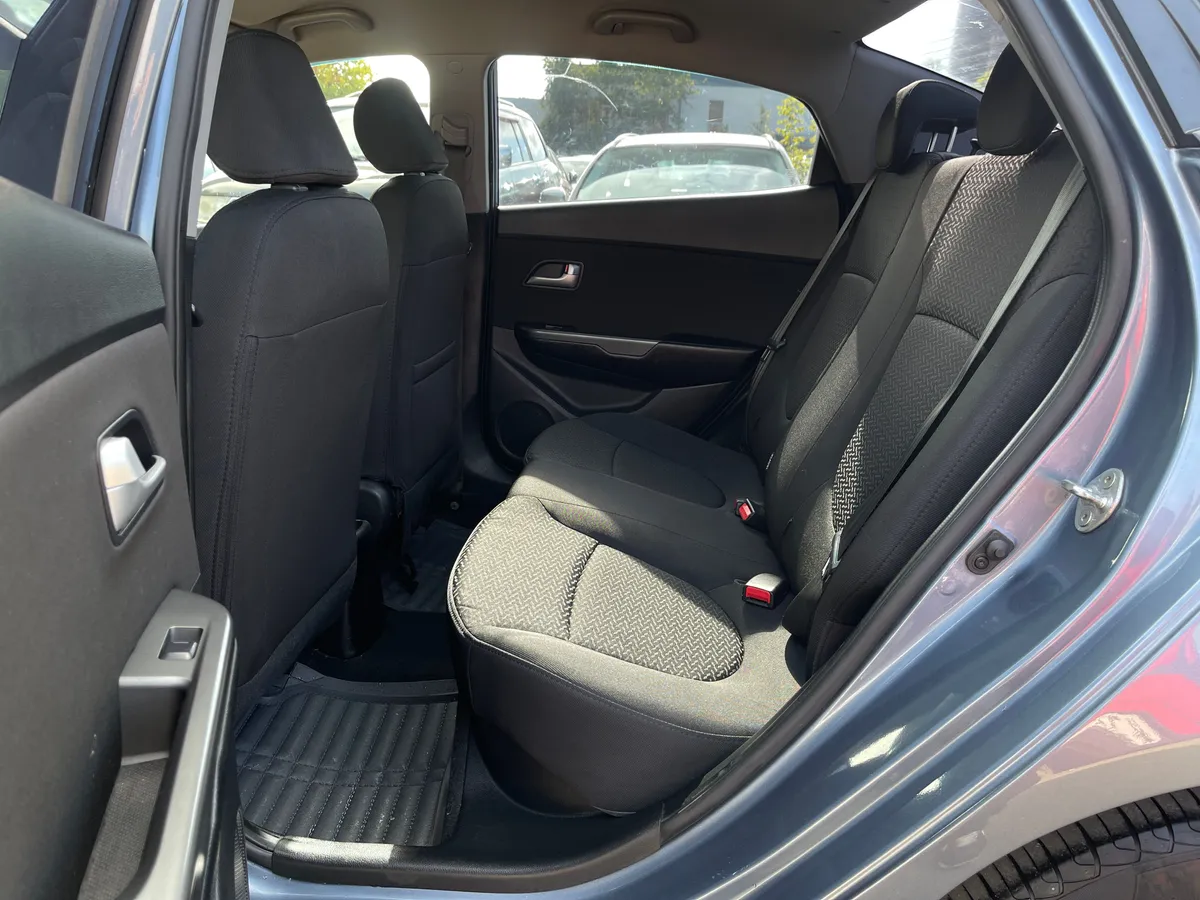 Kia Rio 1.6 AT (123 л.с.), 2013 — фото 13