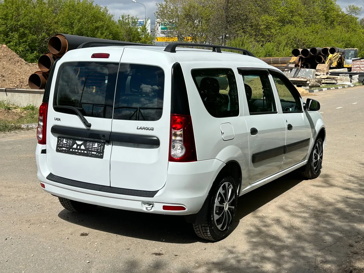ВАЗ (Lada) Largus 1.6 MT 16 кл (7 мест) (106 л.с.)