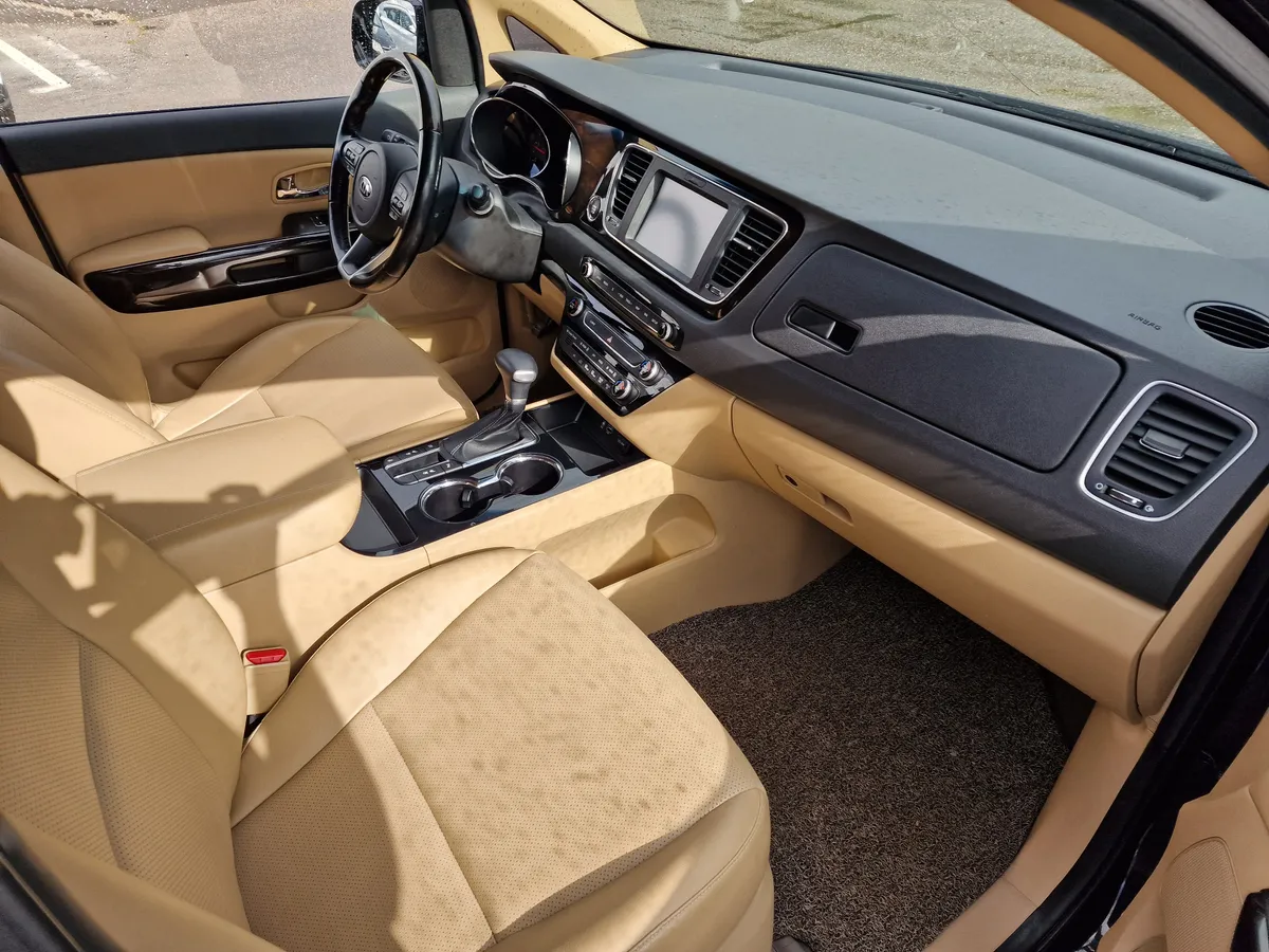 Kia Carnival 2.2 CRDi AT (200 л.с.)